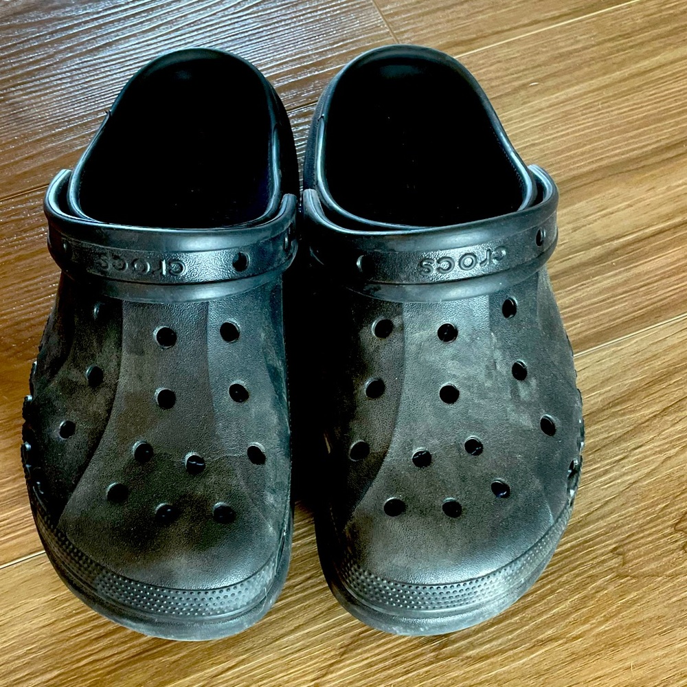 Size 8 women’s Crocs